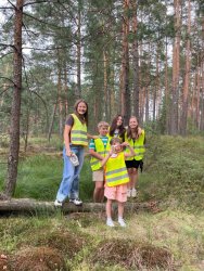 Oprowadzenie po "Ścieżce przyrodniczej związanej ze zbiorem żurawiny" za nami. 