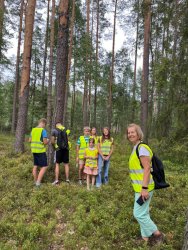 Oprowadzenie po "Ścieżce przyrodniczej związanej ze zbiorem żurawiny" za nami. 