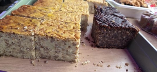 Członkowie Stowarzyszenia DĄB na Jarmarku Bożonarodzeniowym w Biłgoraju